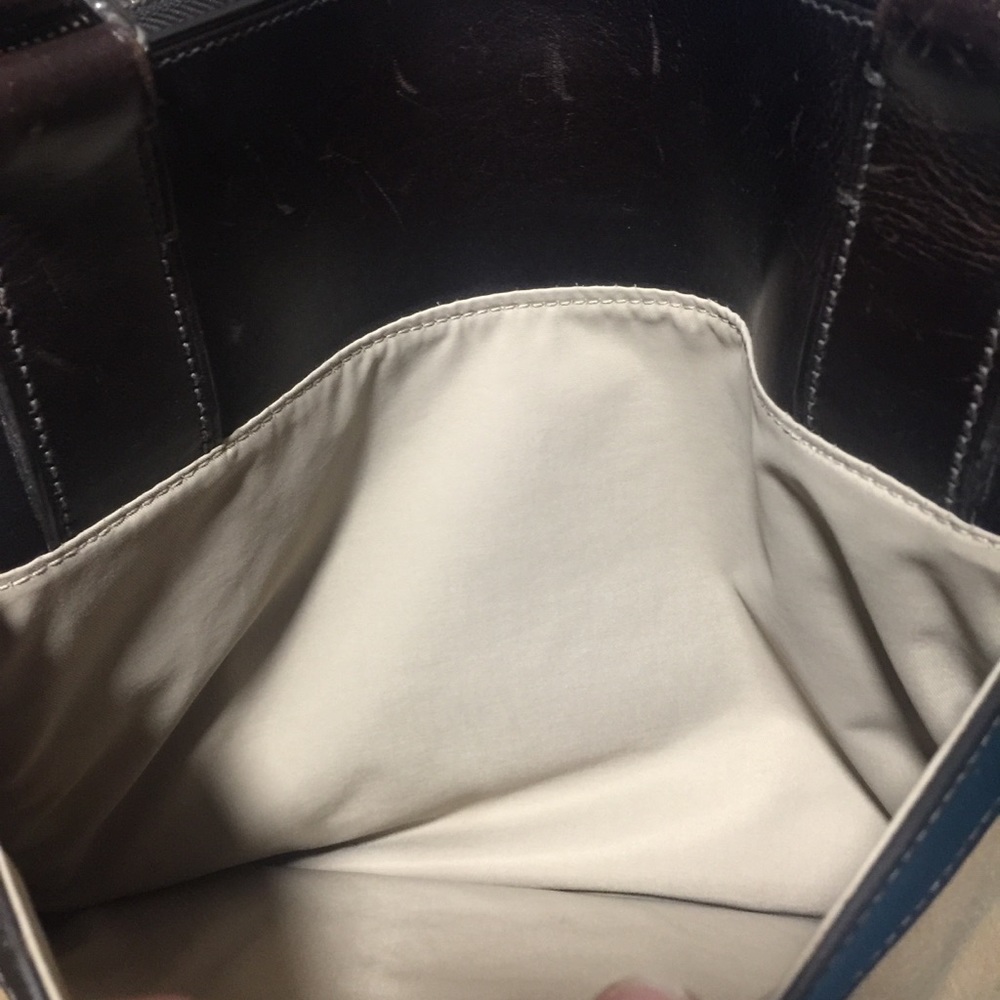 Trade/offer? - TUMI crossbody/shoulder bag. Unisex GUC - Picture 10 of 14